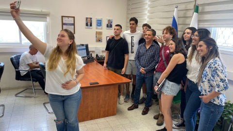 יום חילופי שלטון 1.jpg