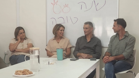 מאחורי כל מספר יש ילד , משפחה, איש חינוך וקהילה שפגשו מישהו שהיה שם עבורם (1).jpeg